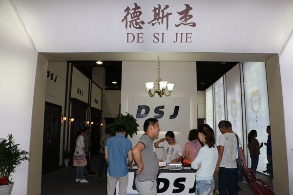 鑄鋁門十大品牌2023年獲得者:德斯傑鑄鋁門廠家